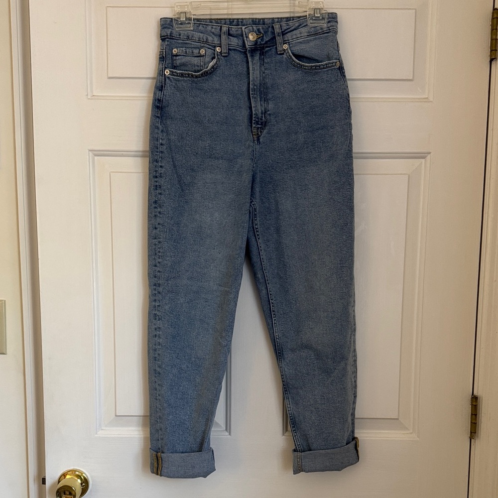 Divided Light Blue Cropped Jeans